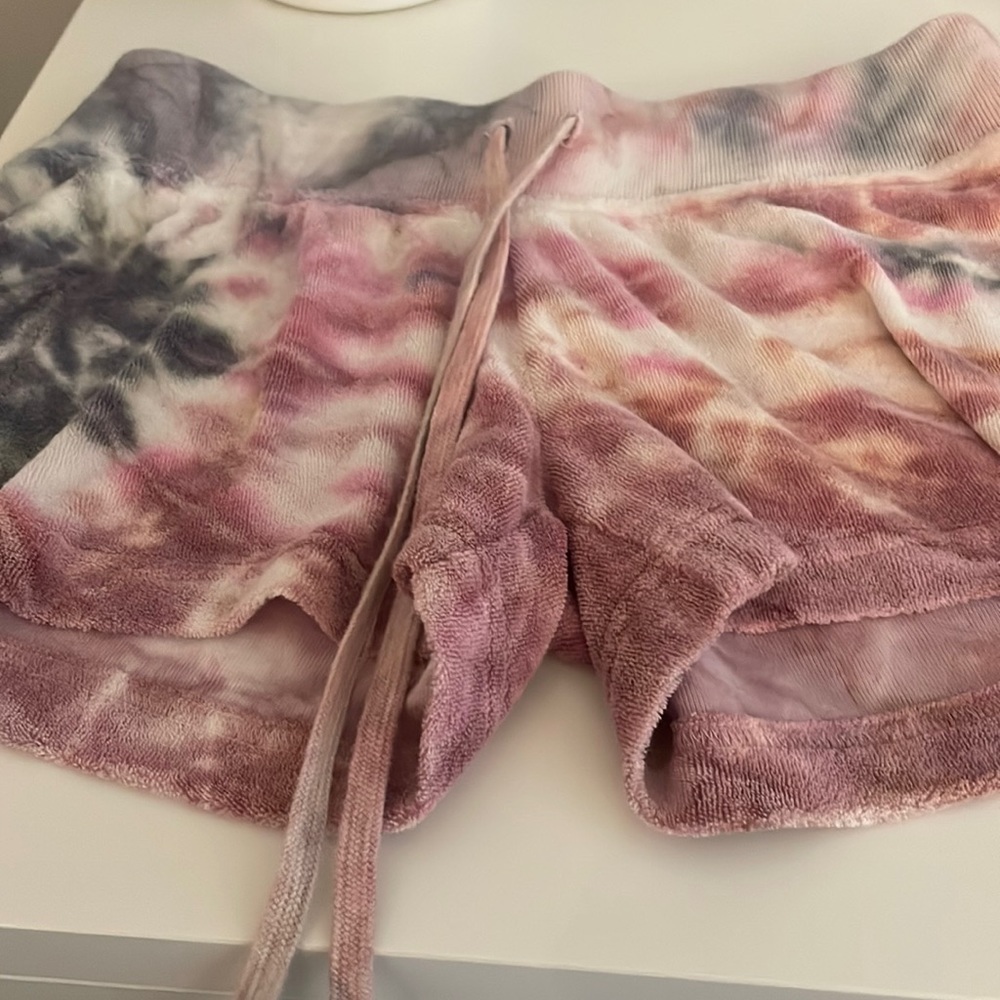 Hard tail pink and grey women’s s shorts